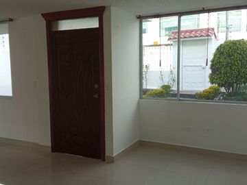 EN VENTA – AMPLIA CASA ESQUINERA EN URBANIZACIÓN DEL EJÉRCITO - CASHAPAMBA - SANGOLQUI - VALLE DE LOS CHILLOS