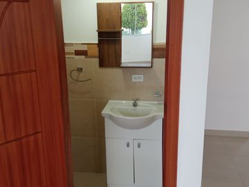EN VENTA – AMPLIA CASA ESQUINERA EN URBANIZACIÓN DEL EJÉRCITO - CASHAPAMBA - SANGOLQUI - VALLE DE LOS CHILLOS