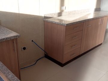 EN VENTA – AMPLIA CASA ESQUINERA EN URBANIZACIÓN DEL EJÉRCITO - CASHAPAMBA - SANGOLQUI - VALLE DE LOS CHILLOS