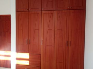 EN VENTA – AMPLIA CASA ESQUINERA EN URBANIZACIÓN DEL EJÉRCITO - CASHAPAMBA - SANGOLQUI - VALLE DE LOS CHILLOS