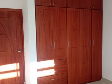 EN VENTA – AMPLIA CASA ESQUINERA EN URBANIZACIÓN DEL EJÉRCITO - CASHAPAMBA - SANGOLQUI - VALLE DE LOS CHILLOS