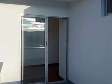 EN VENTA – AMPLIA CASA ESQUINERA EN URBANIZACIÓN DEL EJÉRCITO - CASHAPAMBA - SANGOLQUI - VALLE DE LOS CHILLOS