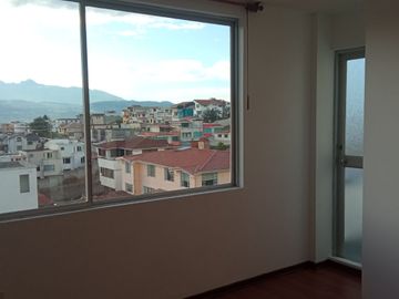 EN VENTA – AMPLIA CASA ESQUINERA EN URBANIZACIÓN DEL EJÉRCITO - CASHAPAMBA - SANGOLQUI - VALLE DE LOS CHILLOS