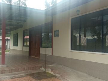 EN VENTA – AMPLIA CASA ESQUINERA EN URBANIZACIÓN DEL EJÉRCITO - CASHAPAMBA - SANGOLQUI - VALLE DE LOS CHILLOS