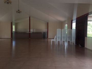 EN VENTA – AMPLIA CASA ESQUINERA EN URBANIZACIÓN DEL EJÉRCITO - CASHAPAMBA - SANGOLQUI - VALLE DE LOS CHILLOS
