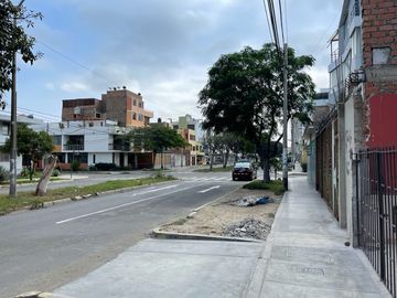 Vendo Casa a Precio de Terreno + Aires Las Quintanas - Trujillo