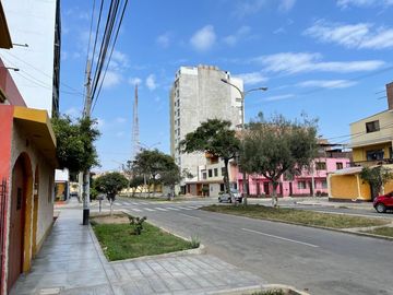 Vendo Casa a Precio de Terreno + Aires Las Quintanas - Trujillo