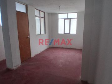 Oportunidad De Inversion. Venta De Casa En Zona Residencial En Urb. Banchero Rossi Nuevo Chimbote.