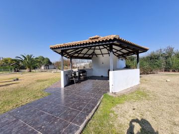 Espectacular Casa en Parcela en Condominio El Algarrobal, calle Pajaritos, Malloco, comuna de Peñaflor.