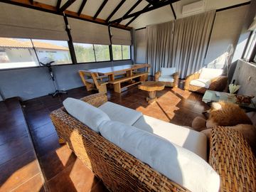 Espectacular Casa en Parcela en Condominio El Algarrobal, calle Pajaritos, Malloco, comuna de Peñaflor.