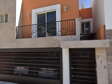 Casa en Venta. Cumbres Elite 4to Sector, Monterrey, Nuevo León. Remate Hipotecario.
