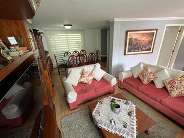 Venta de Casa en el Norte de Quito, Sector El Condado, Santa Anita