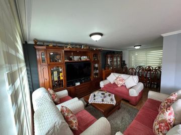 Venta de Casa en el Norte de Quito, Sector El Condado, Santa Anita