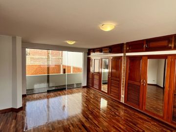 VENDO HERMOSA CASA EN EL SOLMDE LA MOLINA