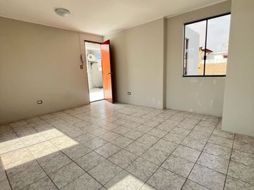 VENDO HERMOSA CASA EN EL SOLMDE LA MOLINA