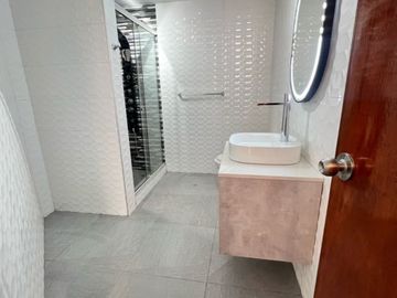 VENDO HERMOSA CASA EN EL SOLMDE LA MOLINA
