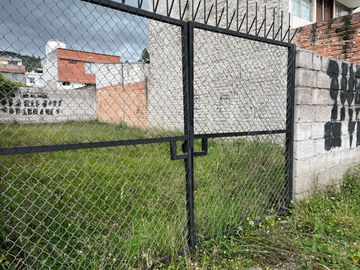 Terreno plano en venta con cerramiento en urbanizacion privada-Conocoto