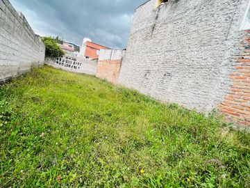 Terreno plano en venta con cerramiento en urbanizacion privada-Conocoto