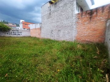 Terreno plano en venta con cerramiento en urbanizacion privada-Conocoto