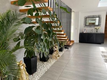Casa Venta Nayon. Urbanizacion exclusiva. Doble filtro de seguridad.