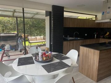 Casa Venta Nayon. Urbanizacion exclusiva. Doble filtro de seguridad.