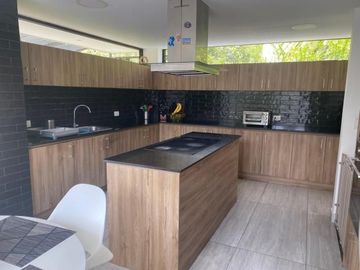 Casa Venta Nayon. Urbanizacion exclusiva. Doble filtro de seguridad.
