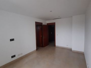 DEPARTAMENTO 606.81 M2 