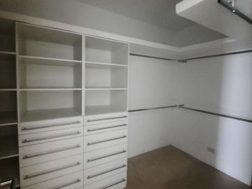 DEPARTAMENTO 606.81 M2 