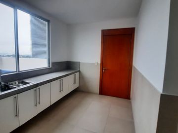 DEPARTAMENTO 606.81 M2 