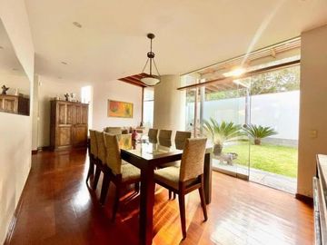 VENDO LINDA CASA / 3 DOR / CONDOMINIO / BATALLONES / SANTA TERESA / DISEÑADA POR ARQ. MALACHOWSKI,  TECHOS ALTOS, ESPACIOS AMPLIOS, MUY ILUMINADA