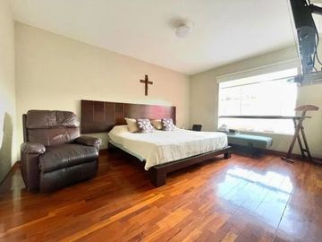 VENDO LINDA CASA / 3 DOR / CONDOMINIO / BATALLONES / SANTA TERESA / DISEÑADA POR ARQ. MALACHOWSKI,  TECHOS ALTOS, ESPACIOS AMPLIOS, MUY ILUMINADA