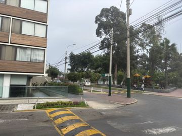 ALQUILO DEPARTAMENTO CON VISTA HACIA EL MAR EN BARRANCO DE 85 M2 CON 3 HABITACIONES