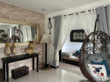 HOUSE AND LOT IN AMADEO CAVITE