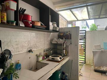 HOUSE AND LOT IN AMADEO CAVITE