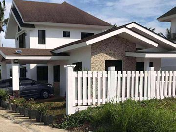HOUSE AND LOT IN AMADEO CAVITE