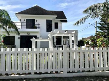 HOUSE AND LOT IN AMADEO CAVITE
