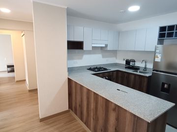 🏙️ Vive en las Alturas con Estilo frente a san isidro 3 hab. Amoblado