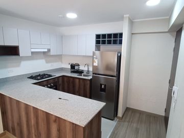 🏙️ Vive en las Alturas con Estilo frente a san isidro 3 hab. Amoblado