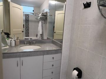 Vendo amplio departamento a una cuadra del Pentagonito - San Borja