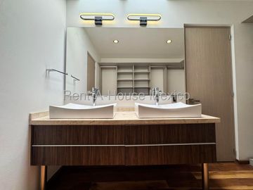 Jurica, casa en venta en Arco de Piedra. FVR