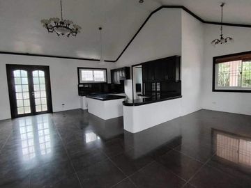FOR SALE - House and Lot  in Happy Road, Tagaytay, Cavite