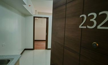Quantum Residences Ready for Occupancy Studio with Balcony near LRT Gil Puyat Station