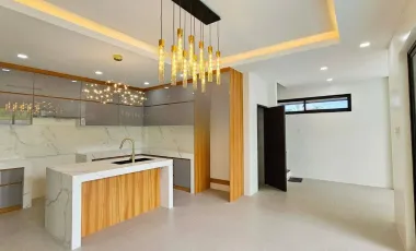 Modern Tropical Home for Sale in Royale Cebu Estates, Consolacion – With Pool & Scenic Views