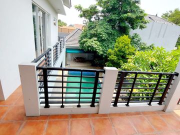 DISEWAKAN RUMAH MEWAH LUAS DI KOMPLEK KEBAYORAN BINTARO