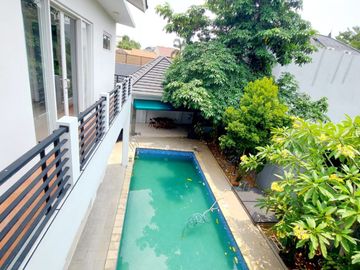 DISEWAKAN RUMAH MEWAH LUAS DI KOMPLEK KEBAYORAN BINTARO