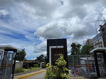 5Bedrooms Single Detached house and lot for sale in Panglao Bohol