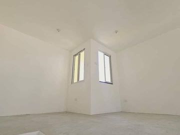 Affordable Townhouse For Sale In PacificTown Naic Cavite With Parking Gate & Fence.