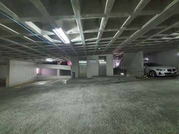 DEPARTAMENTO EN VENTA LOMAS ANAHUAC 2 O 3 REC, 3 BAÑOS, 3 ESTACIONAMIENTOS CON AMENIDADES!!!