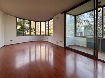 Se Vende 2 Dormitorios+ Estacionamiento .Av Perú