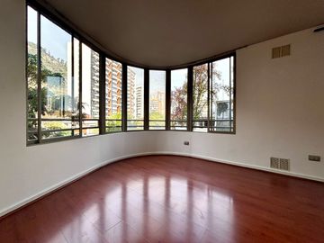 Se Vende 2 Dormitorios+ Estacionamiento .Av Perú